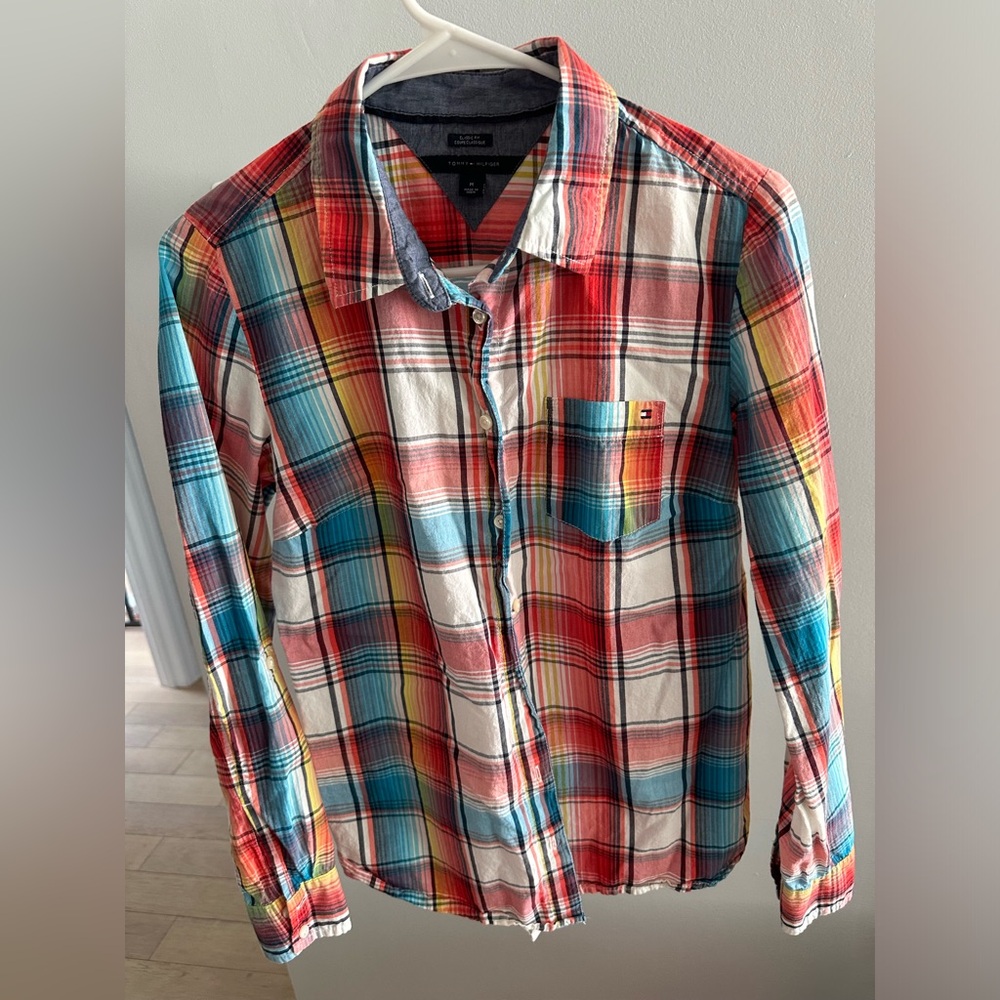 Tommy Hilfiger Sz.M bottom down shirt